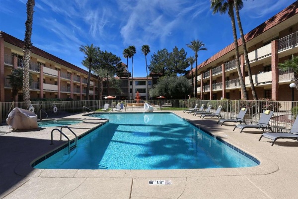 DoubleTree By Hilton Suites Tucson Airport image 13