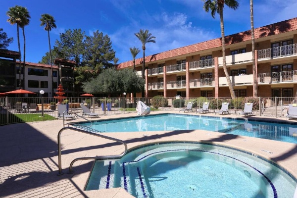 DoubleTree By Hilton Suites Tucson Airport image 15