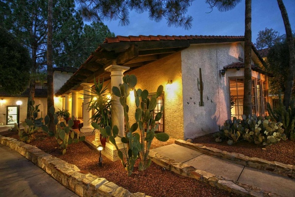 DoubleTree By Hilton Suites Tucson Airport image 3